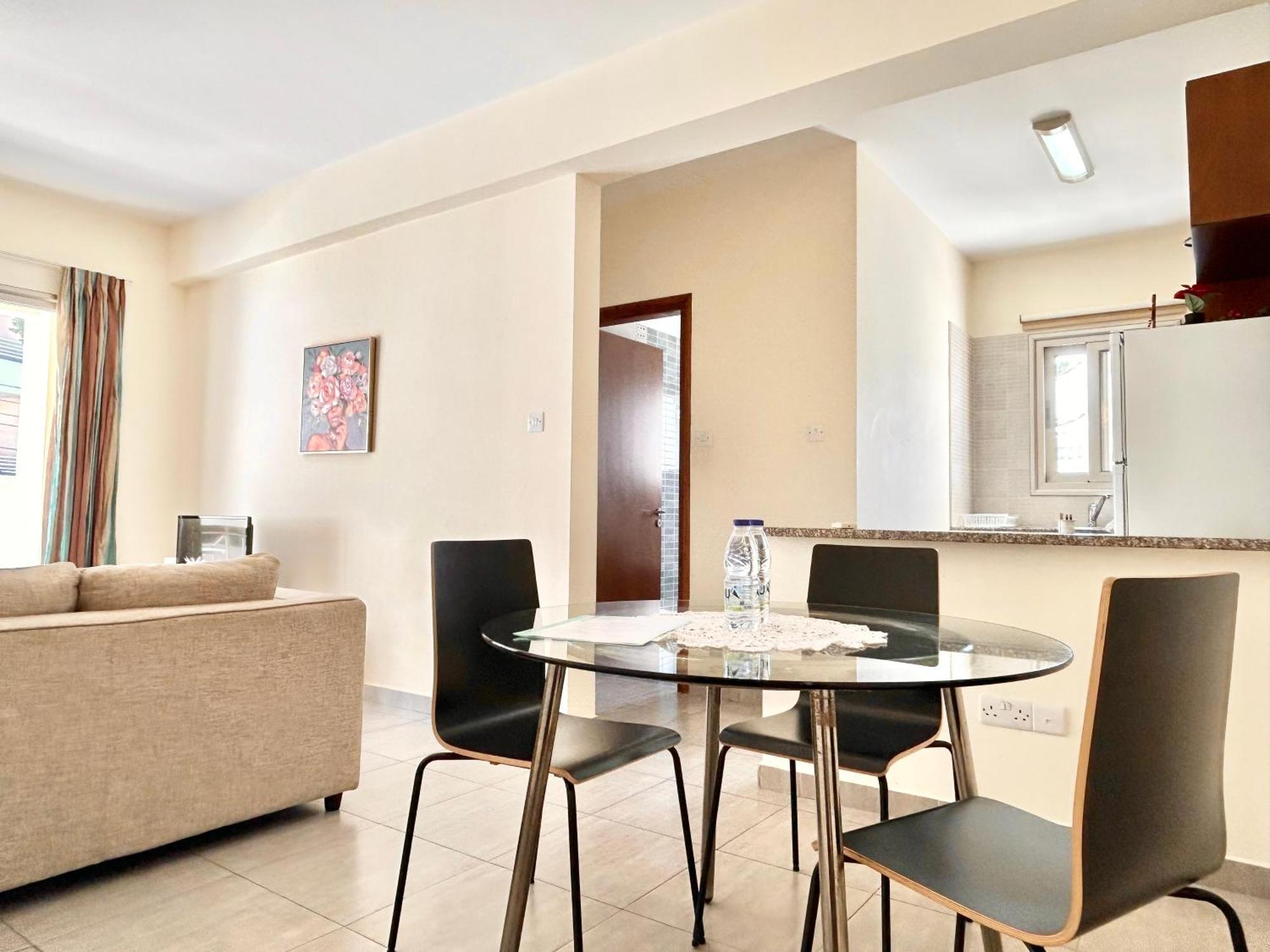 Sun Julz Apartments On The Beach Pafos Dış mekan fotoğraf