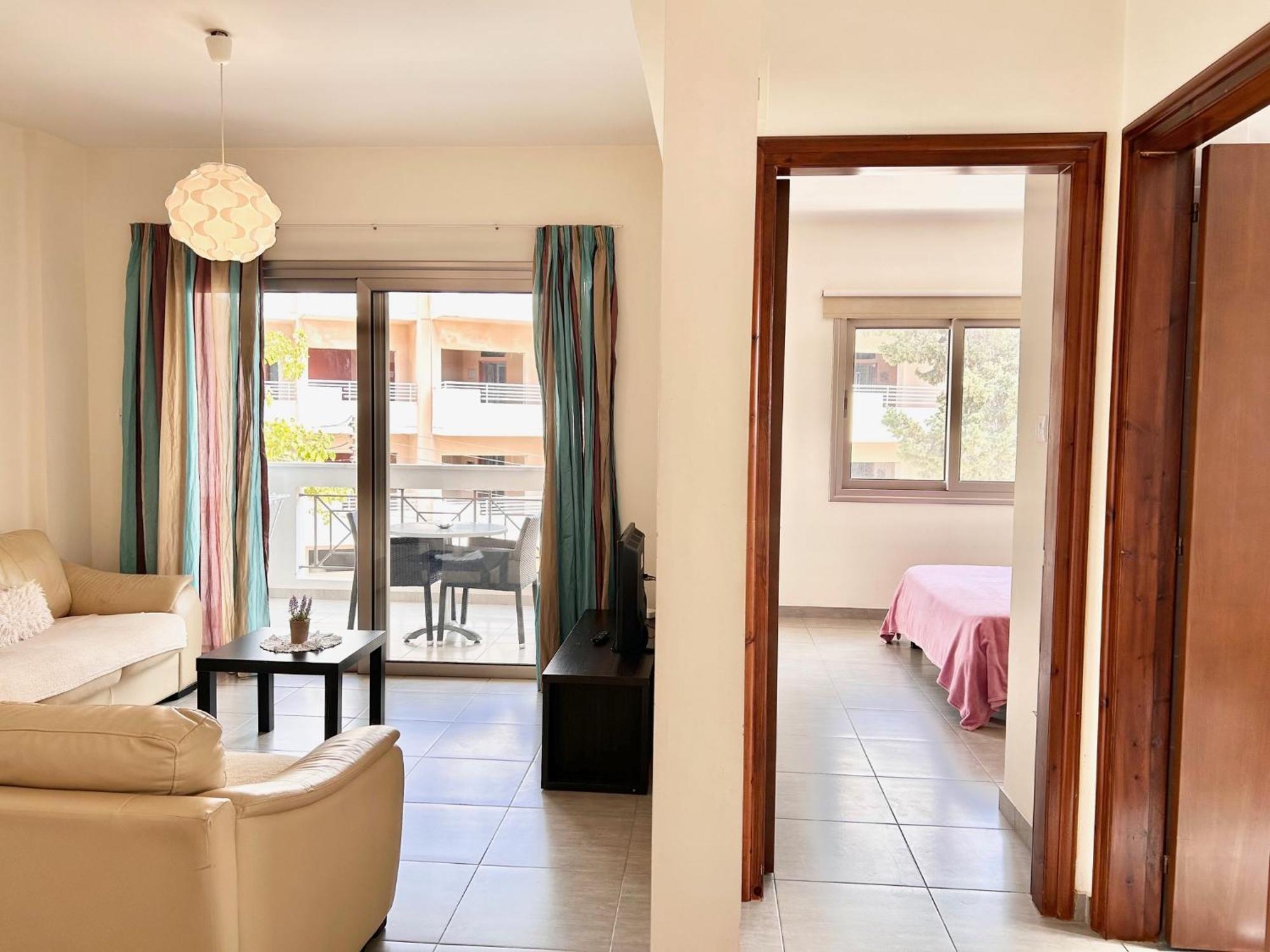 Sun Julz Apartments On The Beach Pafos Dış mekan fotoğraf
