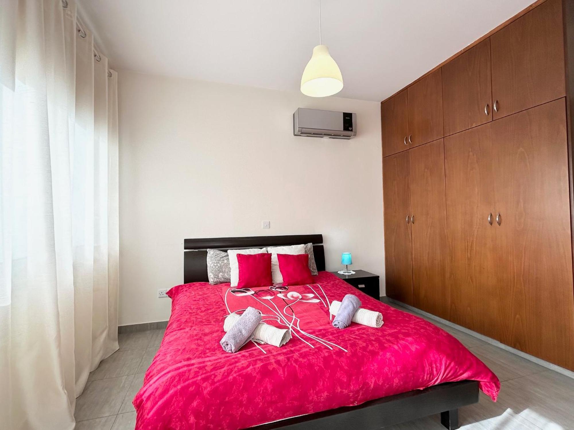 Sun Julz Apartments On The Beach Pafos Dış mekan fotoğraf