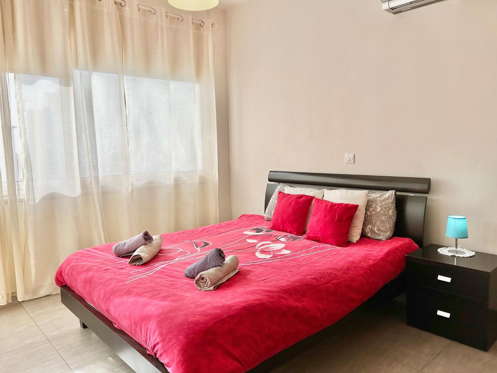 Sun Julz Apartments On The Beach Pafos Dış mekan fotoğraf