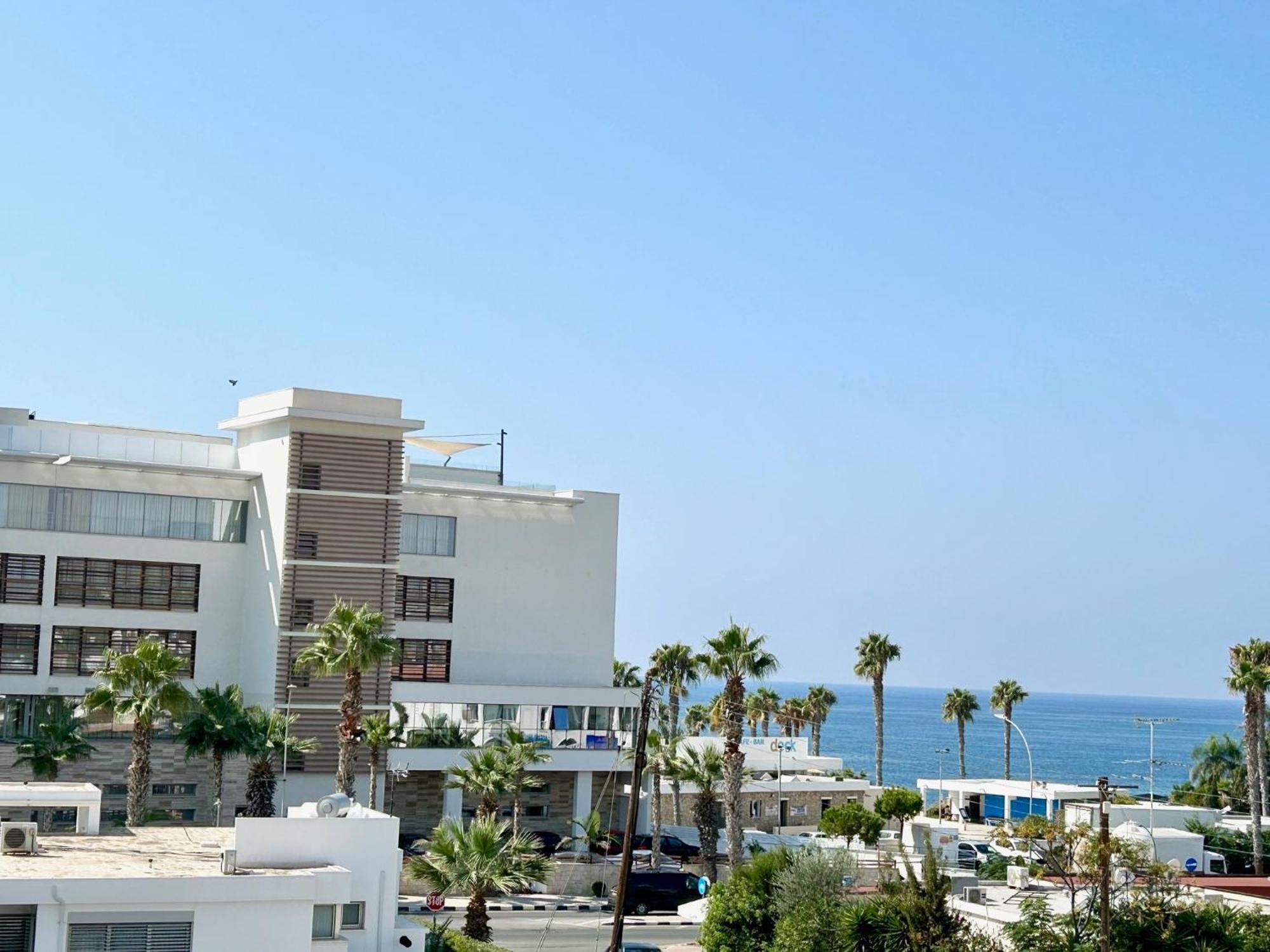 Sun Julz Apartments On The Beach Pafos Dış mekan fotoğraf