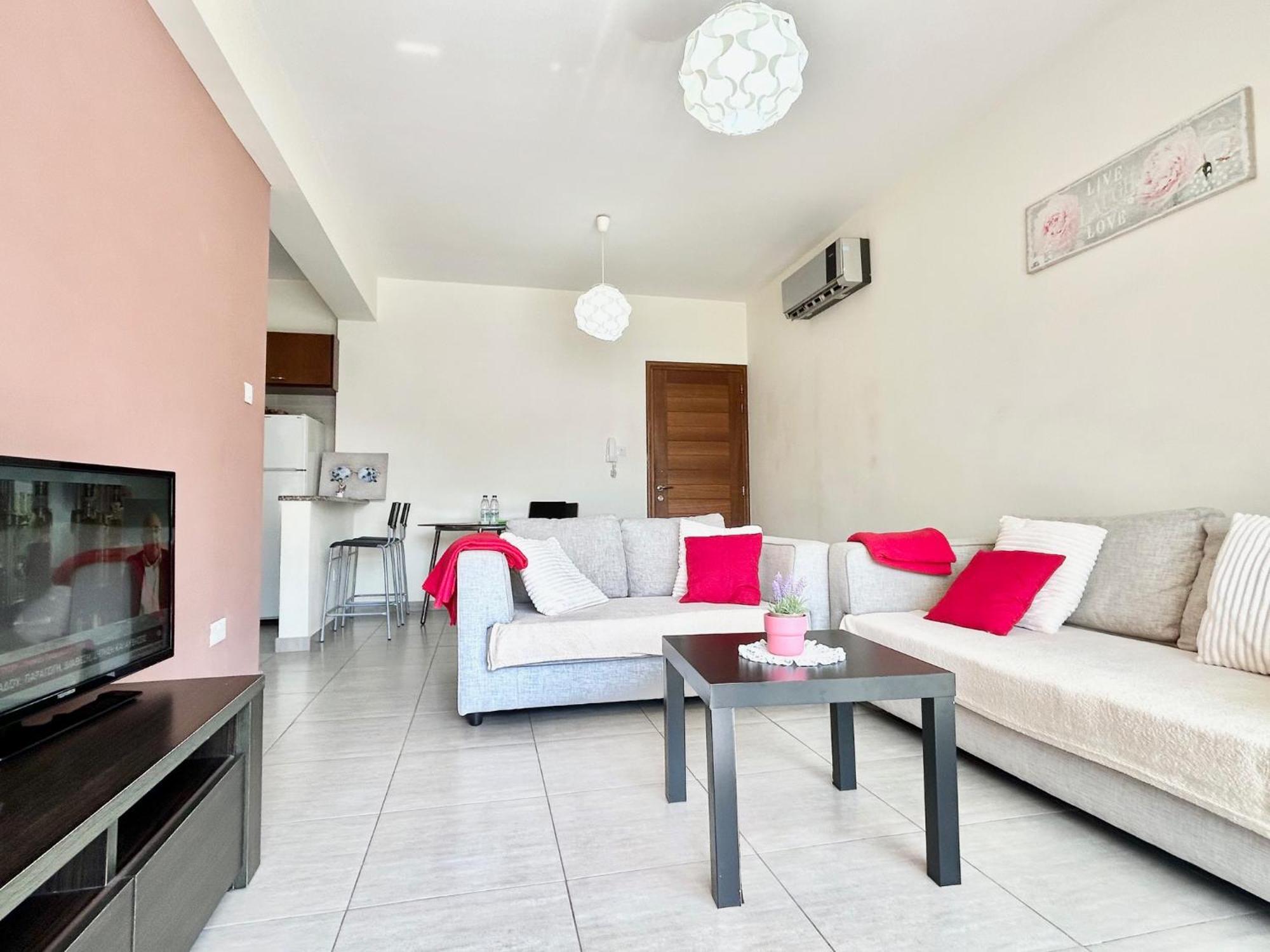 Sun Julz Apartments On The Beach Pafos Dış mekan fotoğraf